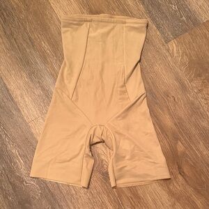 Miraclesuit Beige High-Waist Sculpting Shorts, M nude